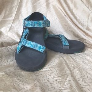 Teva Hurricane blue floral sport sandals S/N 6294 (size 7)
